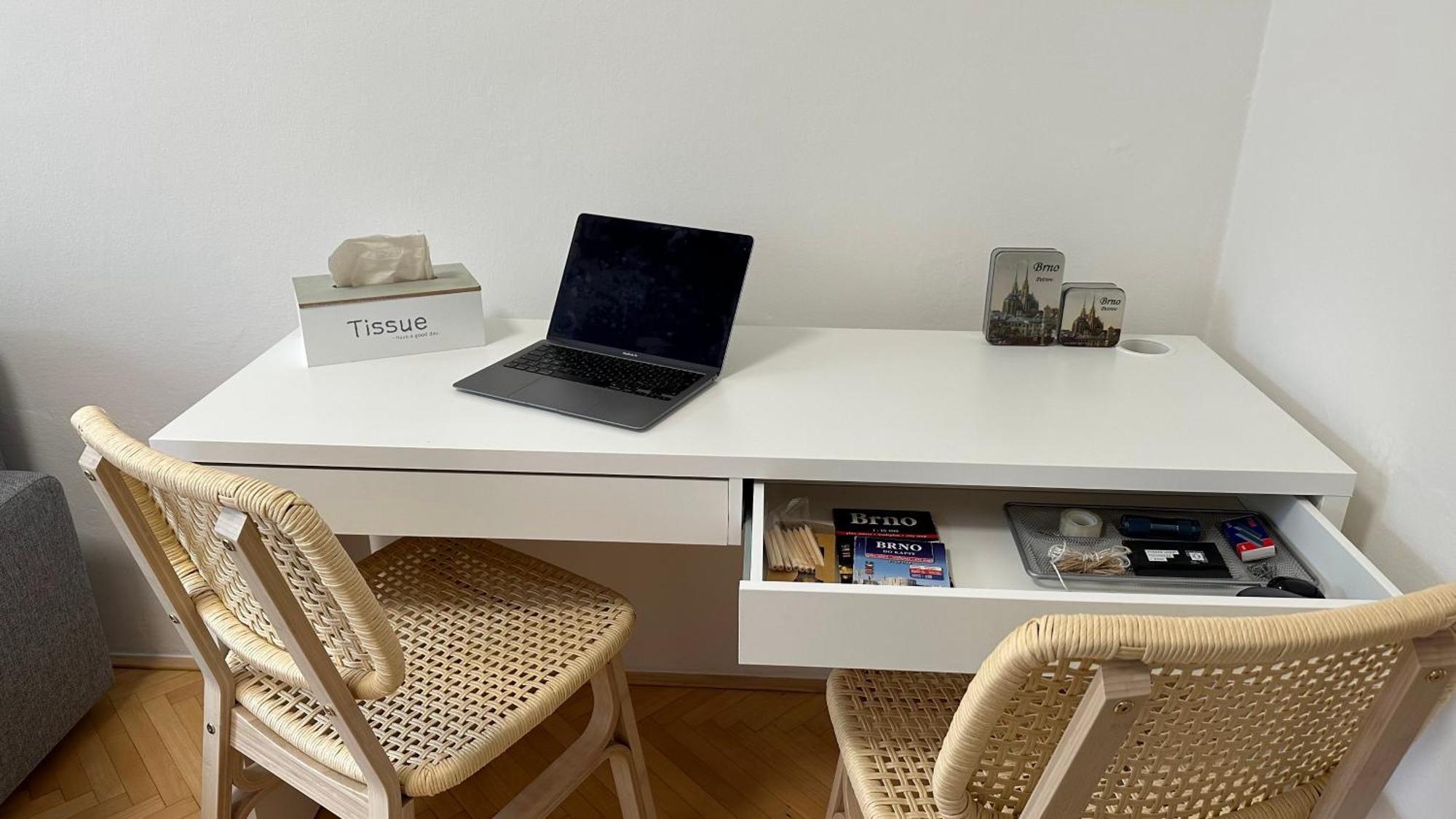 ברנו Apartman S Balkonem U Parku & 15 Minut Do Centra מראה חיצוני תמונה