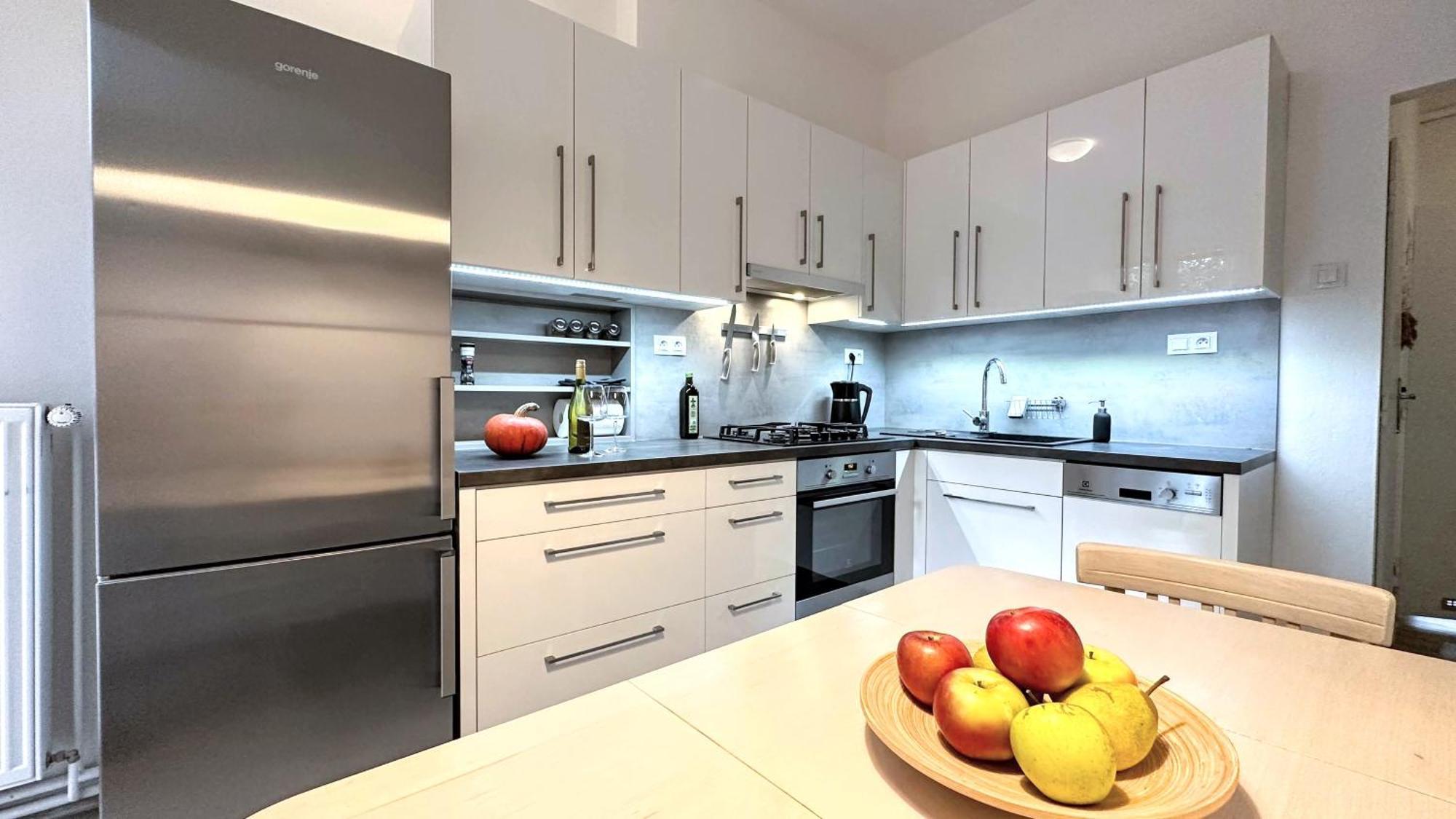 ברנו Apartman S Balkonem U Parku & 15 Minut Do Centra מראה חיצוני תמונה